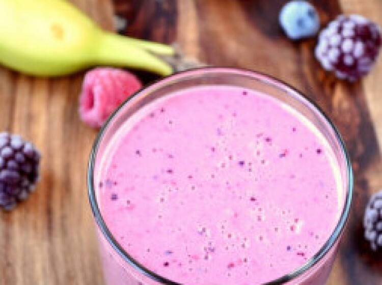 Frambozen, blauwe bessen smoothie