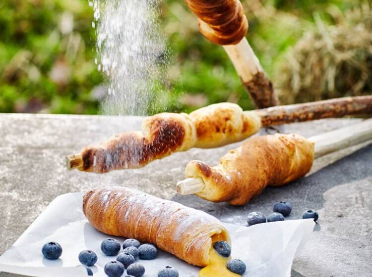 Campfire cannoli met blauwe bessen