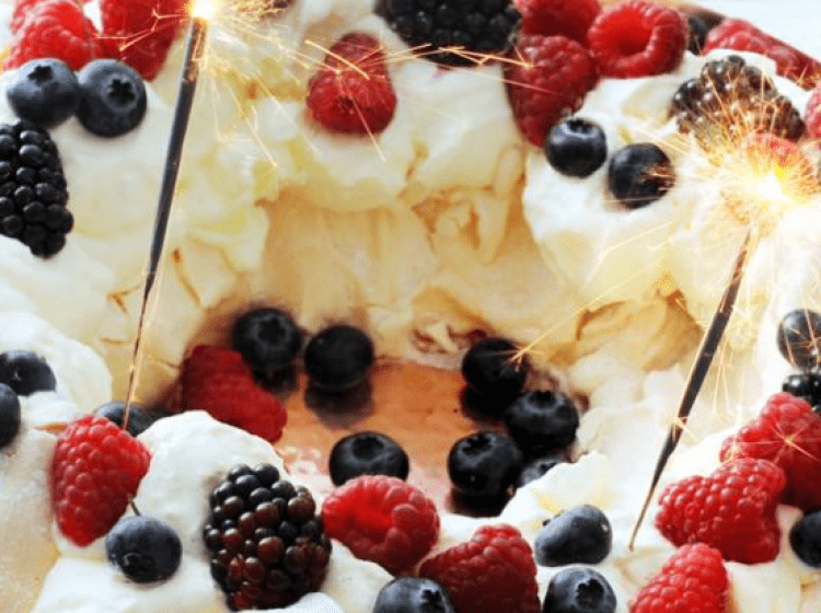 Pavlova kerstkrans met fruit