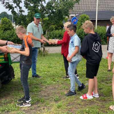 Blauwe bessen voor Basisschool de Wegwijzer in Geesbrug